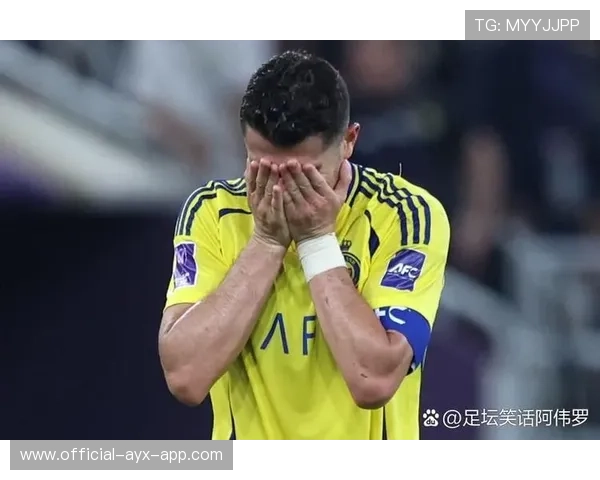 C罗被捕捉到陪同受伤球员回家，关怀行动令人动容