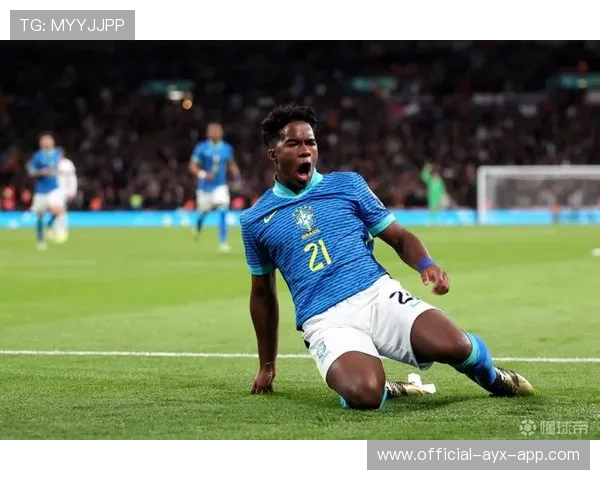 恩德里克连续突破撕防,里昂边路打出爆点,恩里克踢什么位置 恩德里克连续突破撕防,里昂边路打出爆点,恩里克踢什么位置